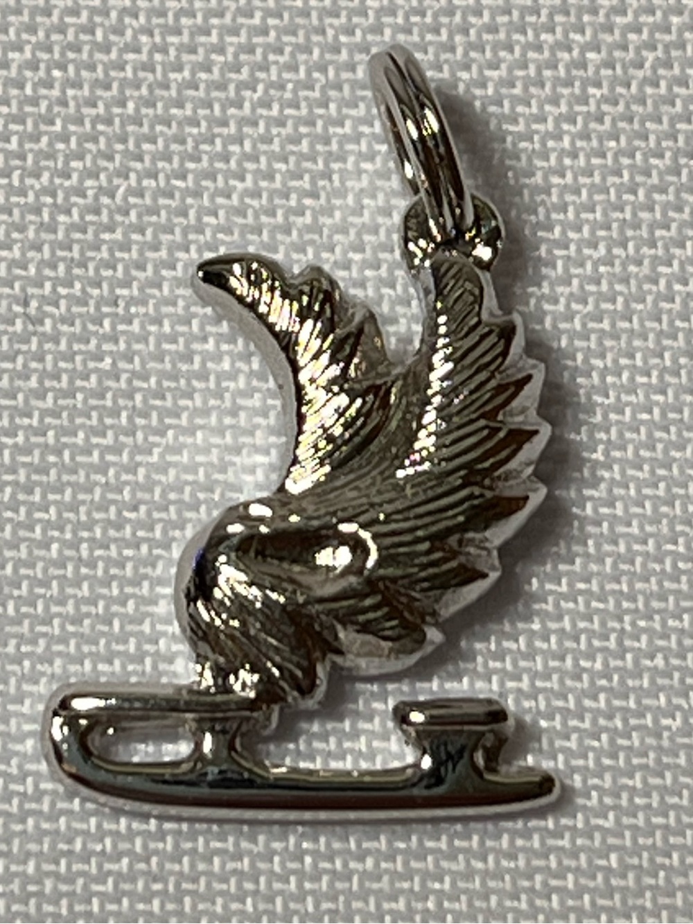 Silver Wing Skate Pendant Charm
Vintage
Collectible